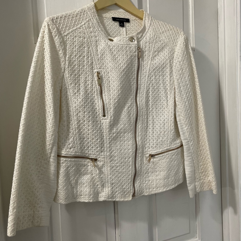 Ann Taylor moto-style blazer. Off-white with gold zippers. 100% cotton.